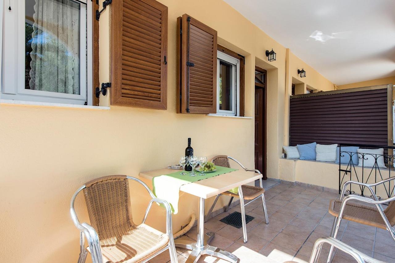 Kokoros Apartments Като-Коракиана Экстерьер фото