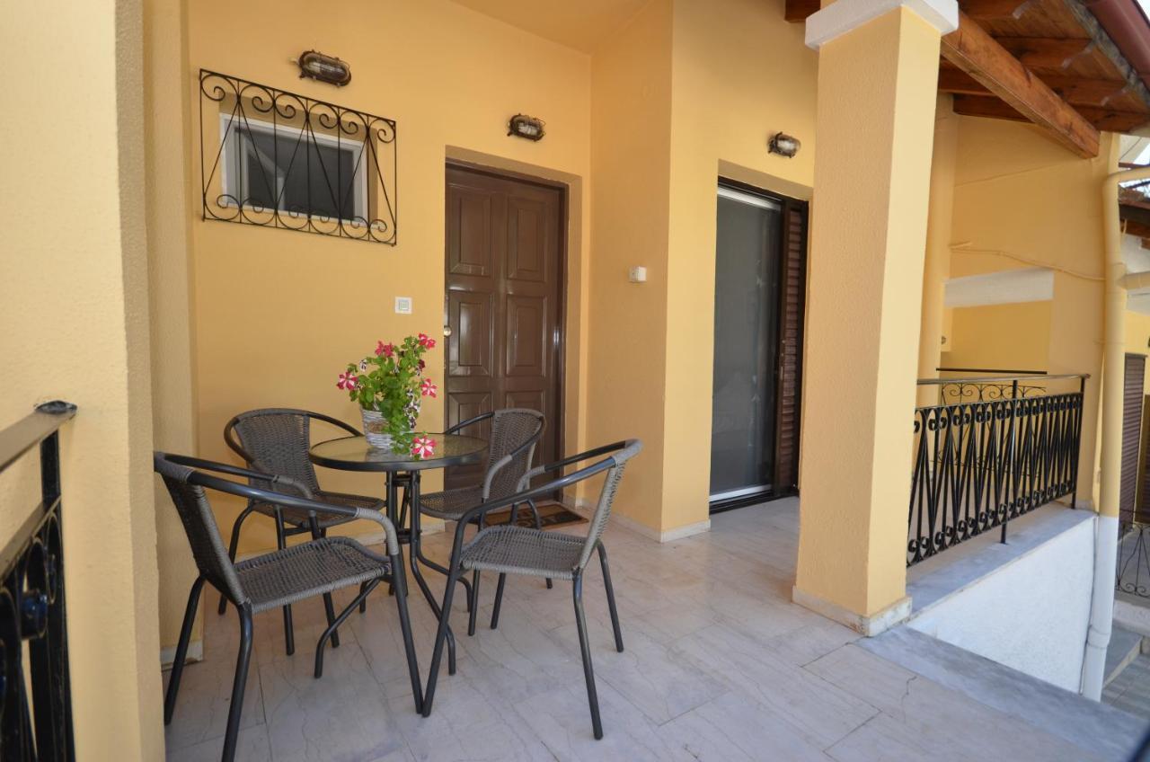 Kokoros Apartments Като-Коракиана Экстерьер фото